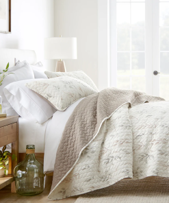 Quilts, Coverlets & Bedspreads
