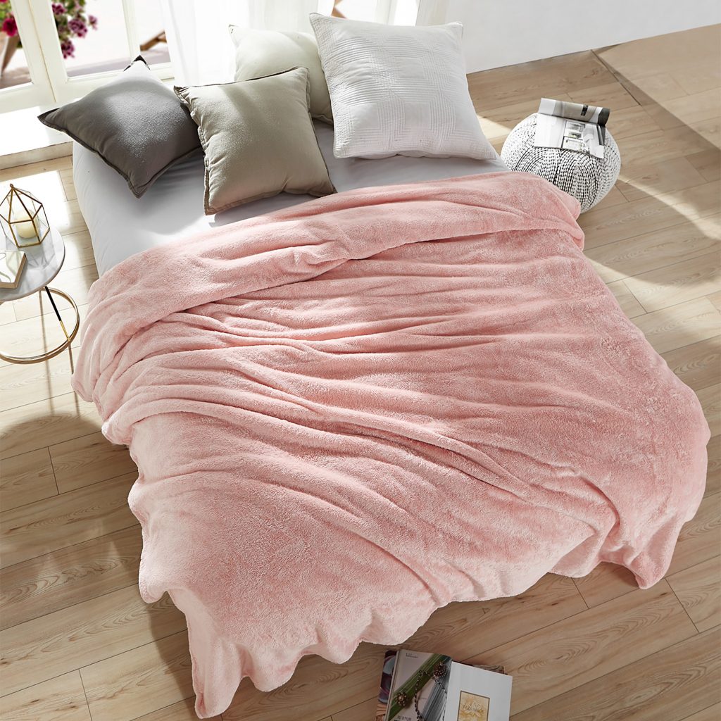 me sooo comfy bedding blanket ro